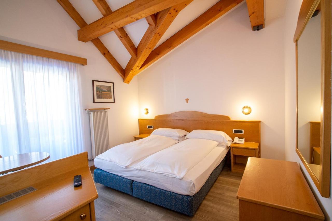Hotel Europeo Alpine Charme & Wellness Пинцоло Екстериор снимка