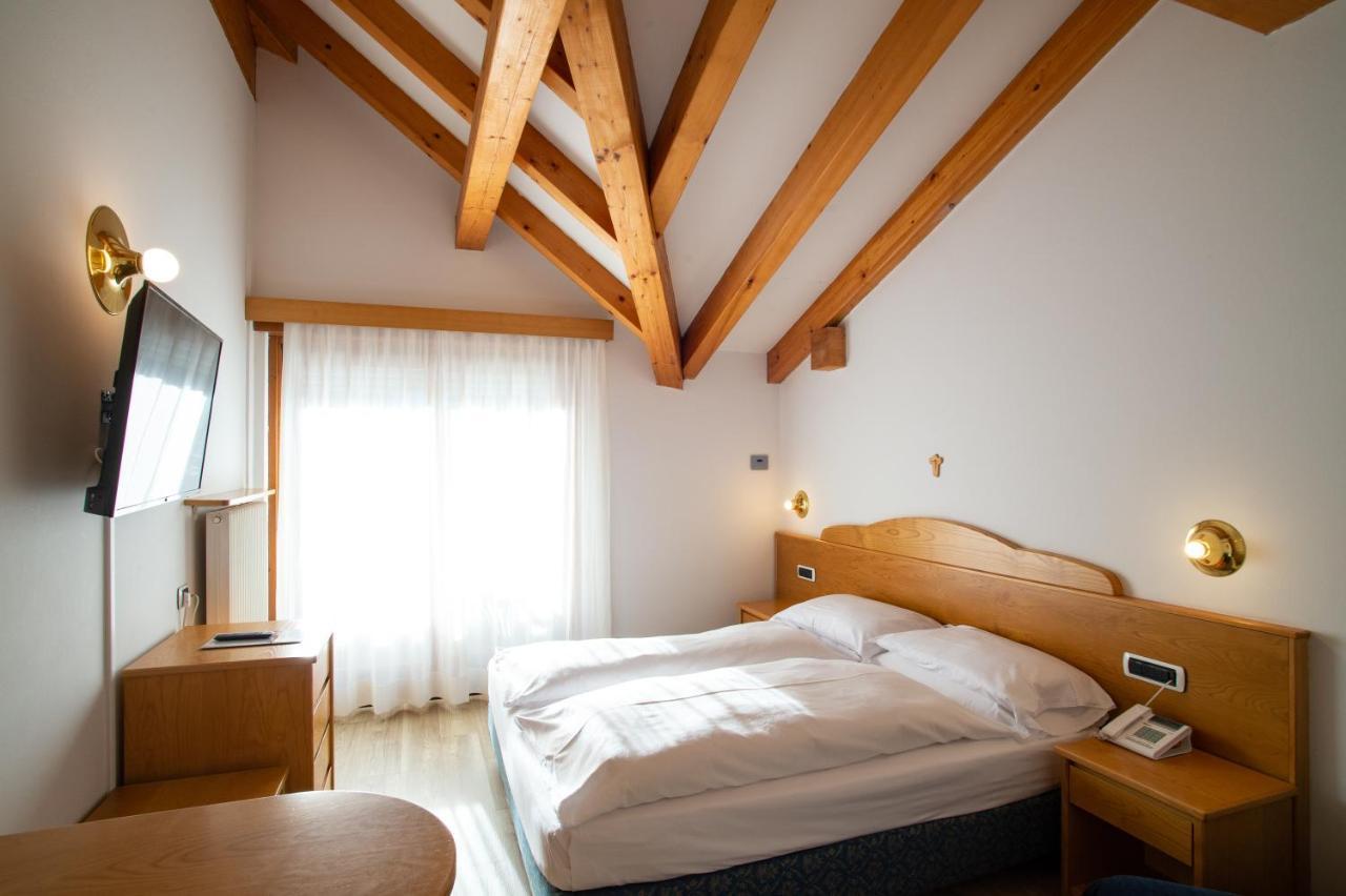 Hotel Europeo Alpine Charme & Wellness Пинцоло Екстериор снимка