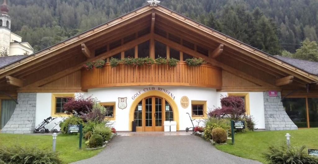Hotel Europeo Alpine Charme & Wellness Пинцоло Екстериор снимка