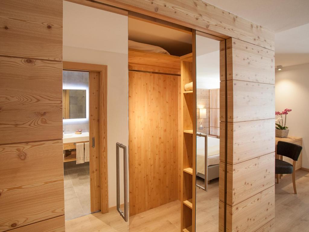 Hotel Europeo Alpine Charme & Wellness Пинцоло Стая снимка