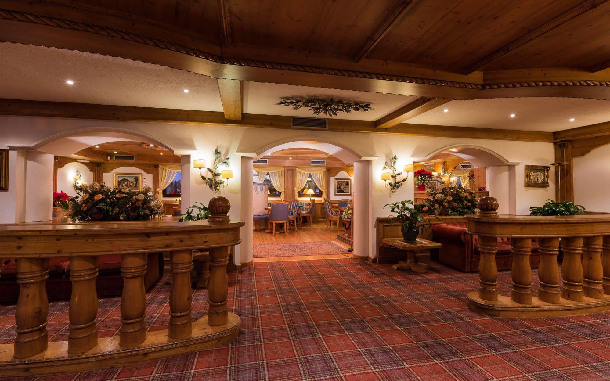 Hotel Europeo Alpine Charme & Wellness Пинцоло Екстериор снимка