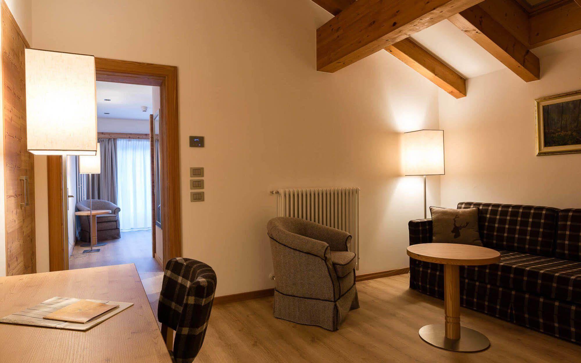 Hotel Europeo Alpine Charme & Wellness Пинцоло Екстериор снимка