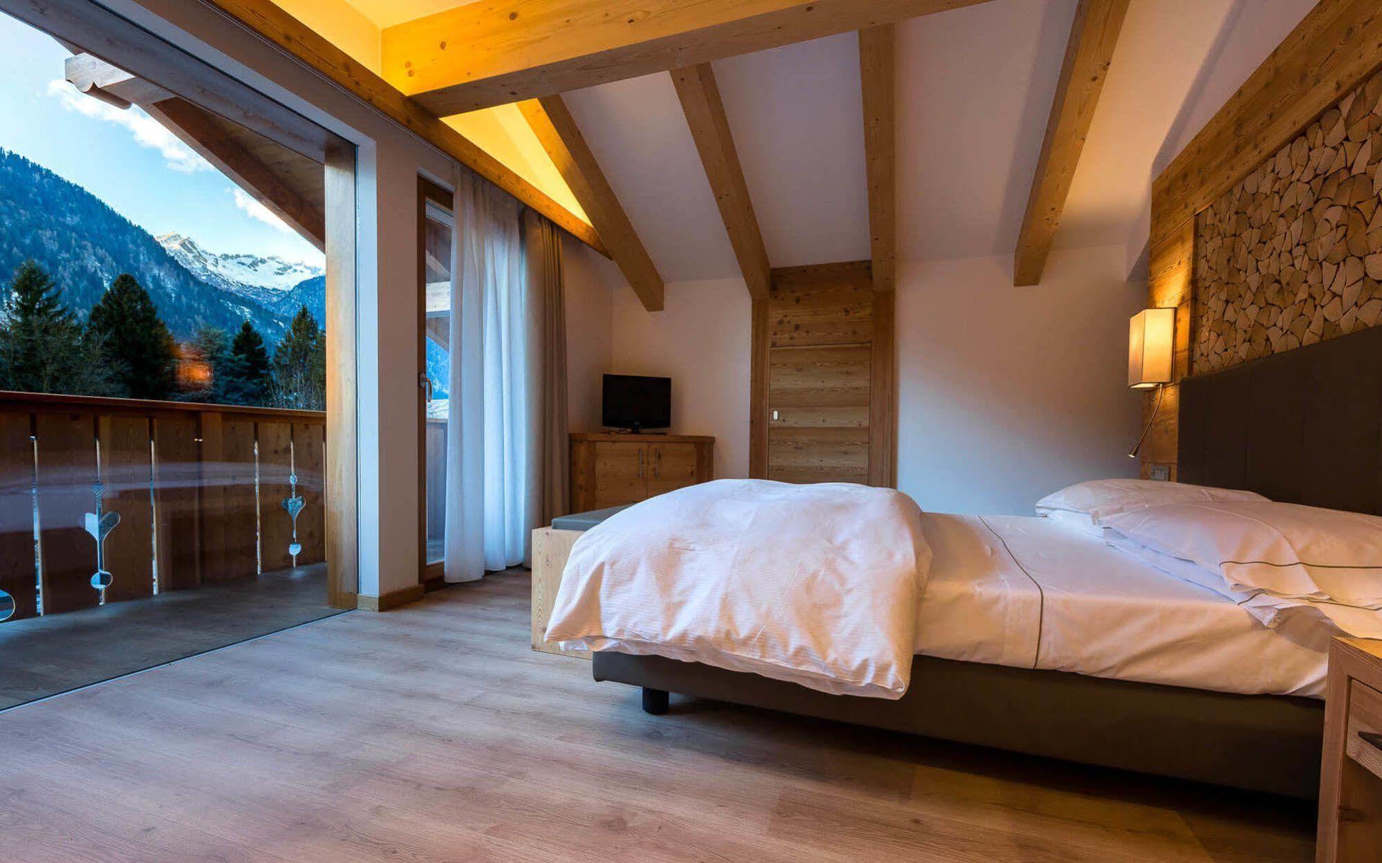 Hotel Europeo Alpine Charme & Wellness Пинцоло Екстериор снимка