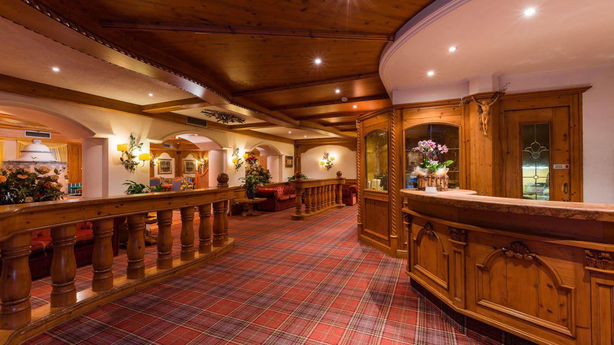 Hotel Europeo Alpine Charme & Wellness Пинцоло Екстериор снимка