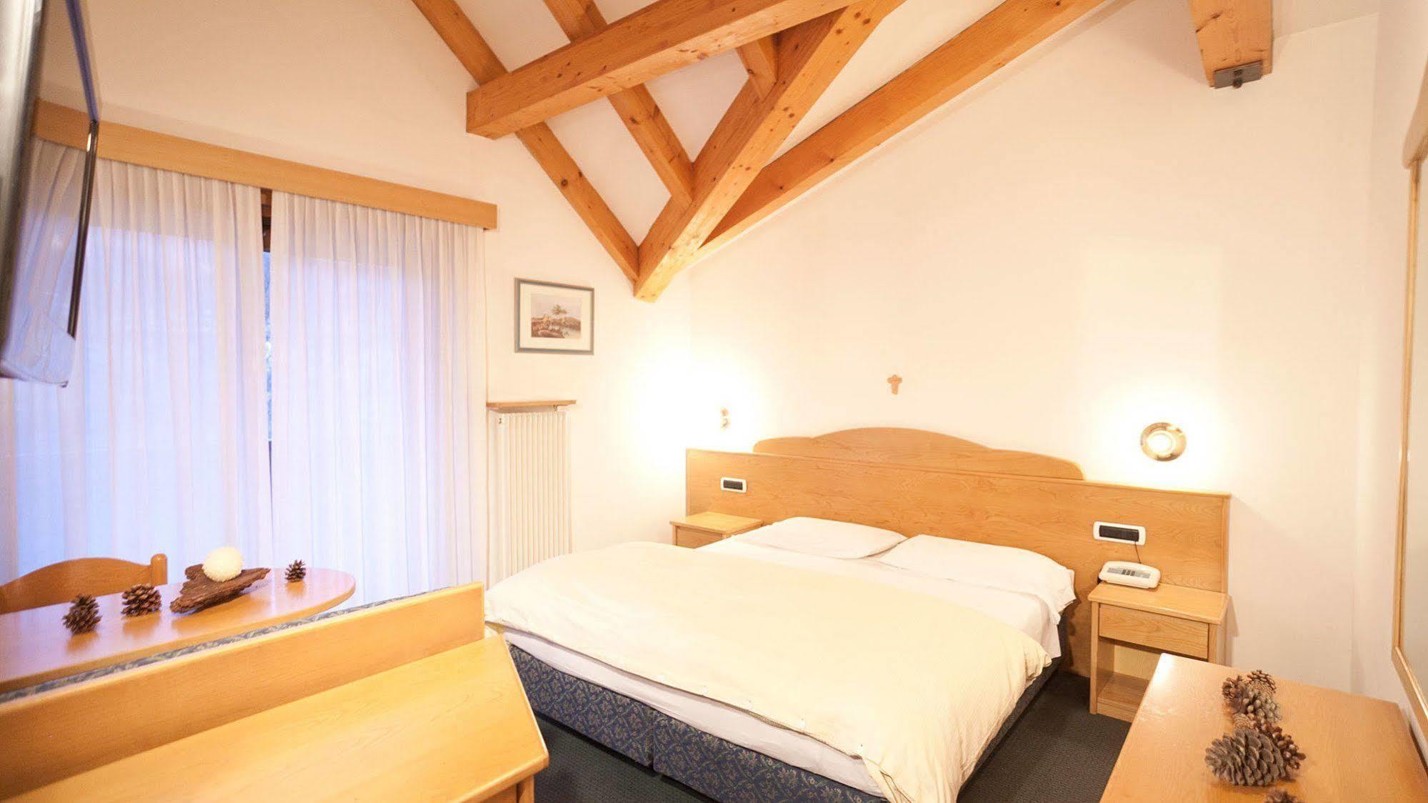 Hotel Europeo Alpine Charme & Wellness Пинцоло Екстериор снимка